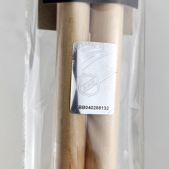 Winnipeg Jets Official NHL Woodrow Drum Sticks - Picture 4 of 12